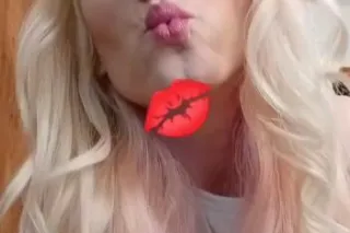 sexy blonde cougar long silky ... - Image 1